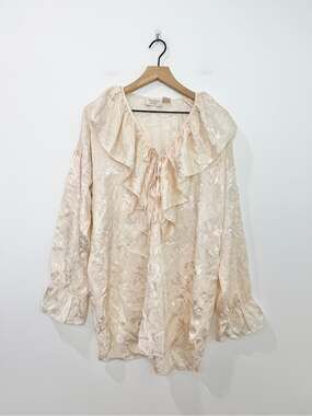 Vintage Victoria’s Secret Cream Ruffled Long Sleeve Night Shirt Renaissance SP